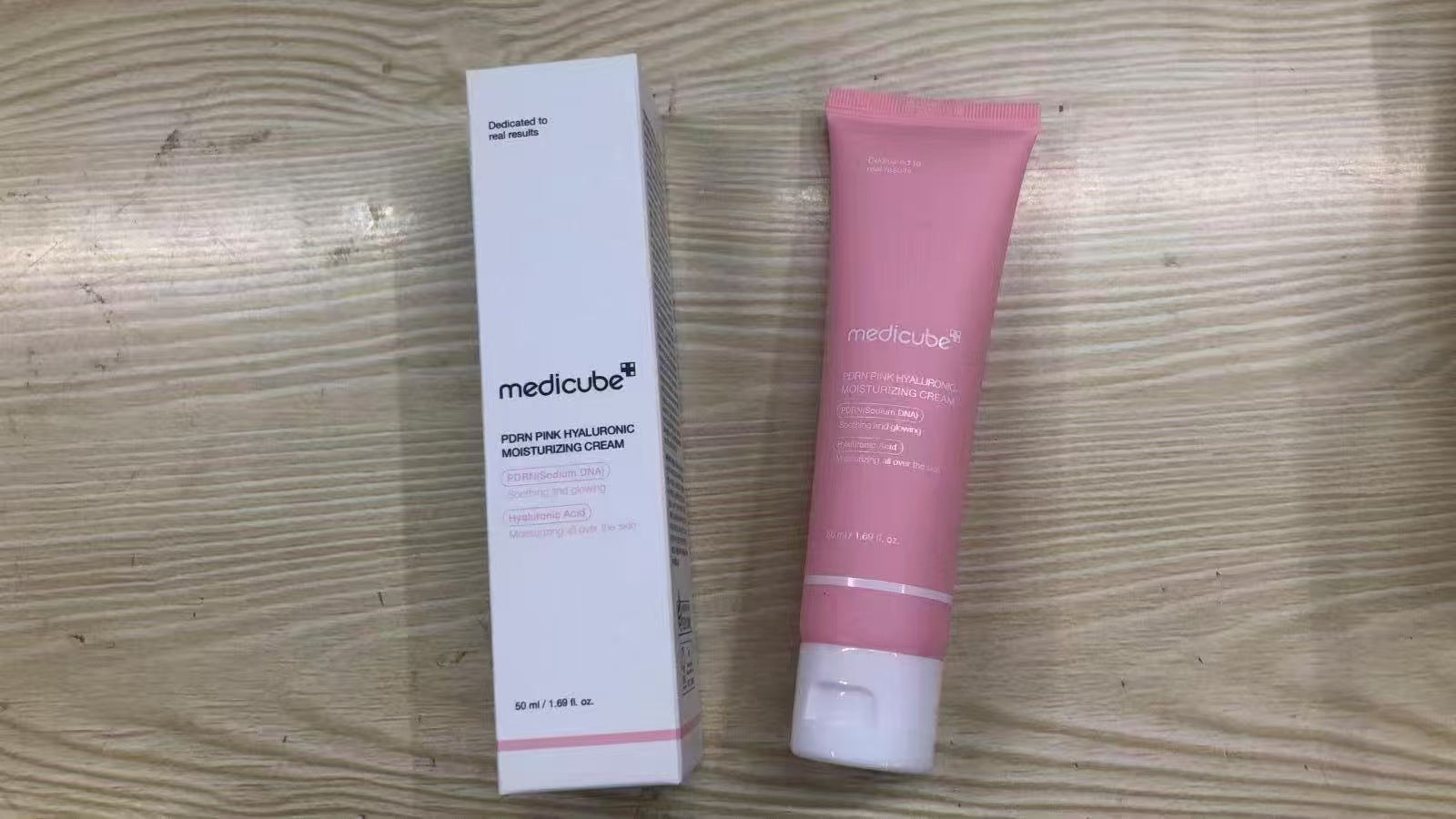 Medicube com Ácido Hialurônico Creme Hidratante Rosa PDRN | Recuperação de Imperfeições e Hidratação Profunda