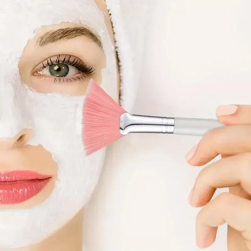 Kit com 3 Pincéis de Aplicação de Maquiagem e Skincare em Silicone e Cerdas Sintéticas para Máscaras, Base e Produtos Cremosos