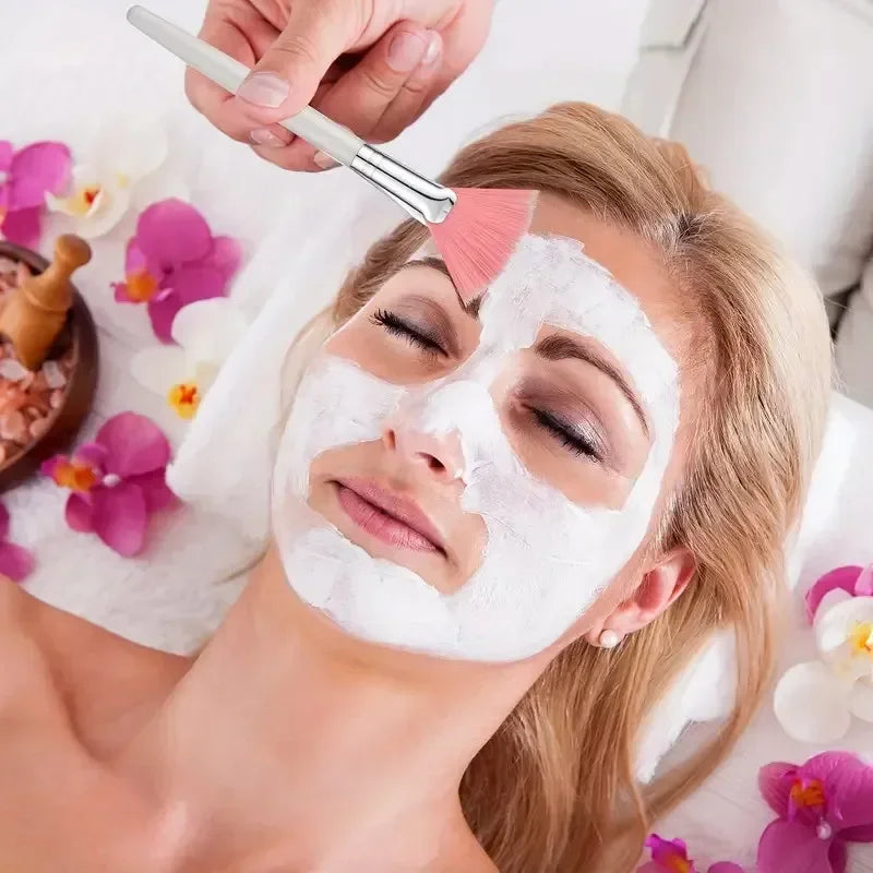 Kit com 3 Pincéis de Aplicação de Maquiagem e Skincare em Silicone e Cerdas Sintéticas para Máscaras, Base e Produtos Cremosos